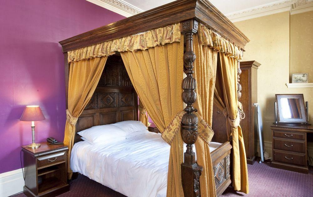 Kings Arms Hotel By Greene King Inns Вестергем Екстер'єр фото