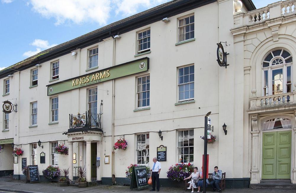 Kings Arms Hotel By Greene King Inns Вестергем Екстер'єр фото
