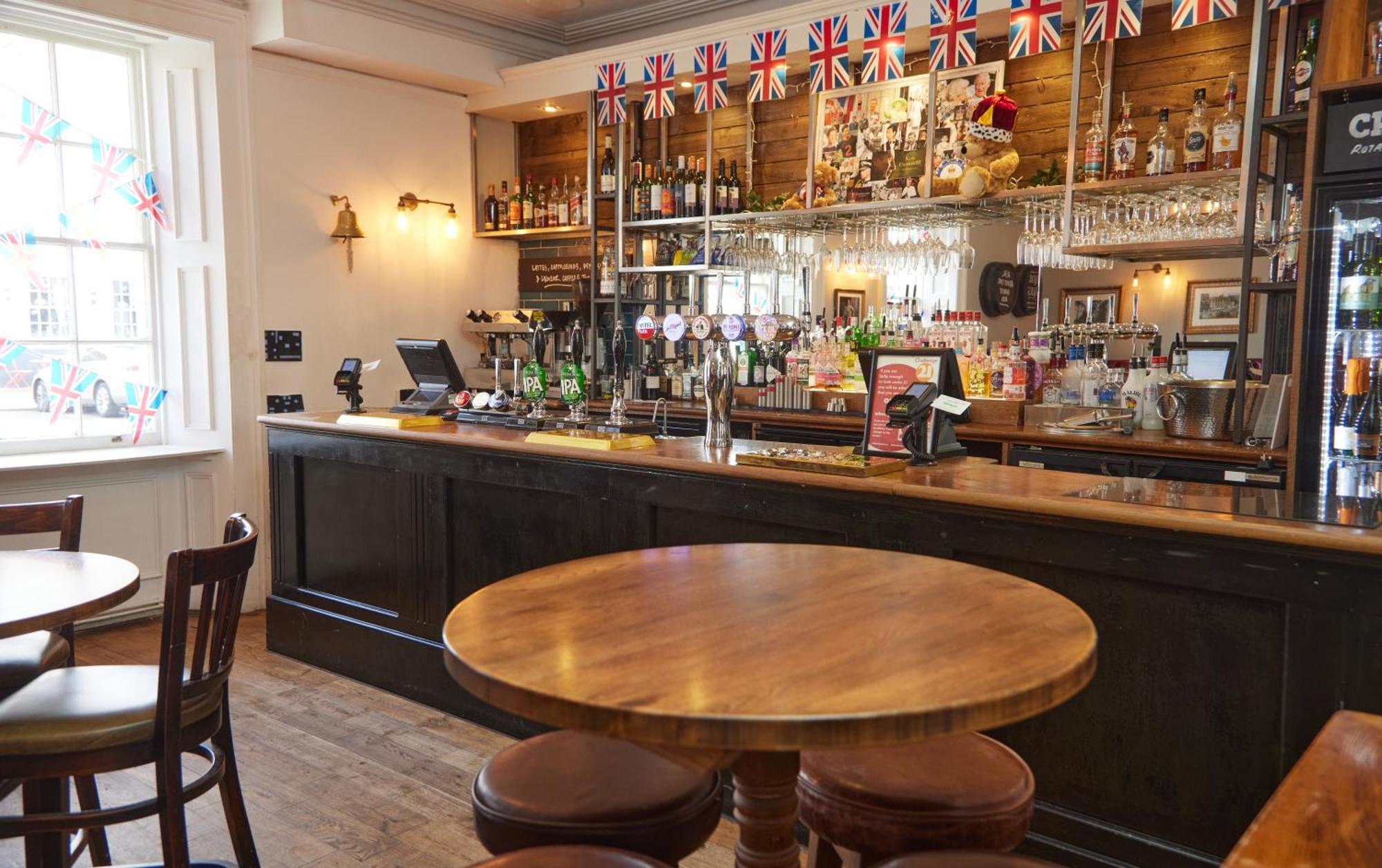 Kings Arms Hotel By Greene King Inns Вестергем Екстер'єр фото